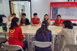 濃濃關(guān)愛(ài)暖人心，歡創(chuàng)集團(tuán)黨支部慰問(wèn)困難單親家庭