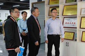 熱烈歡迎市政府秘書長林兢一行蒞臨歡創(chuàng)集團廣西公司考察指導